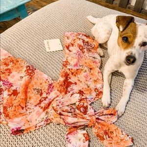 LET'S MINGLE TOP IN ATOMIC TANGERINE FLORAL